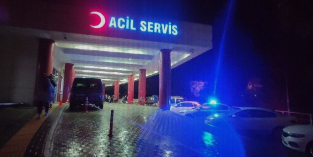 Korkutan olay! Komşuda cinayet: 27 yaşındaki oğlunu öldürdü! Üç kişi acil olarak apar topar hastane...