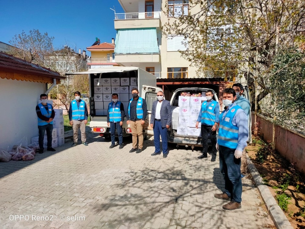 Korkuteli Müftülüğü, 400 gıda kolisi dağıttı 
