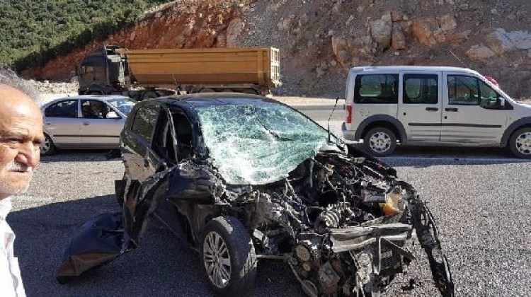 Korkuteli'de kaza: 7 kişi yaralı