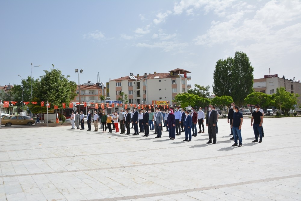 Korkuteli’nde 19 Mayıs Çelenk Sunma Töreniyle kutlandı 