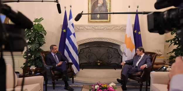 Korkuya kapılan Yunanlılar söylem değiştirdi! Miçotakis'ten Türkiye açıklaması