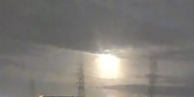 Korkuya neden oldu: Dünya'ya düşerken ateş topuna dönen göktaşı geceyi gündüz yaptı!