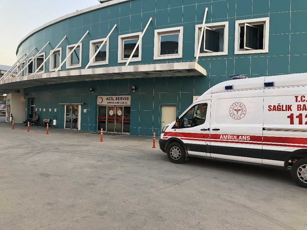 Korona korkusundan ölen kadın otopsi için korona testi bekliyor 