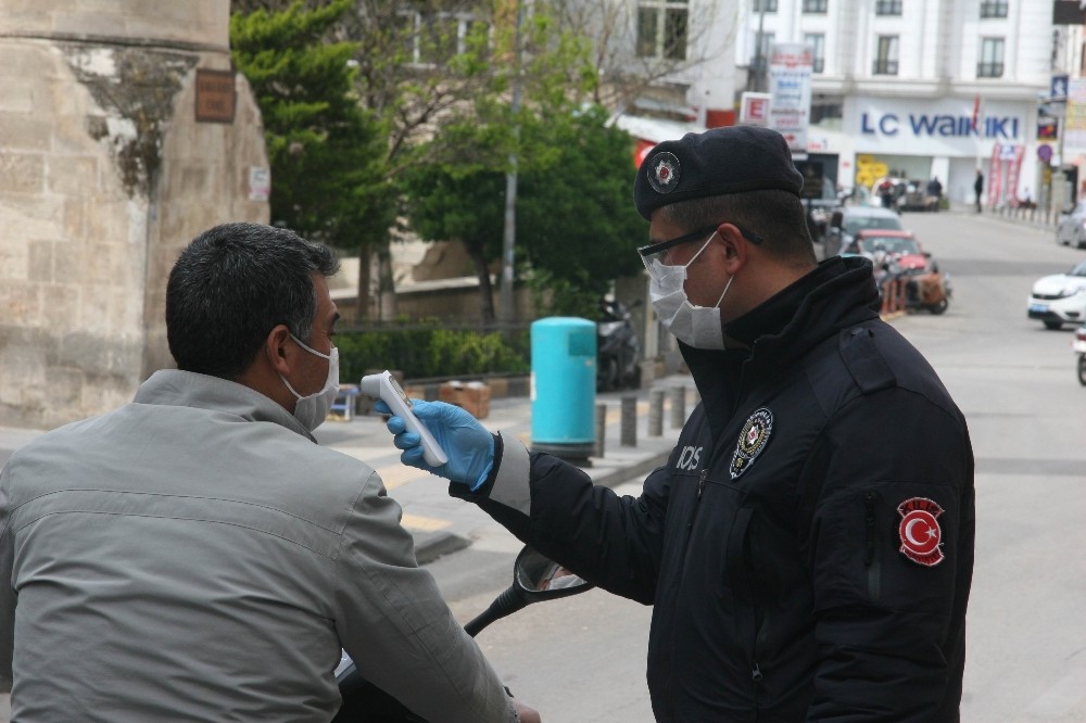 Korona korkusunun dize getiremediği motosiklet sürücüleri denetimlerle yola geldi 