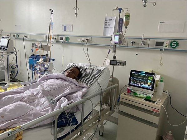 Korona nedeniyle ten rengi değişen Çinli doktor hayatını kaybetti 
