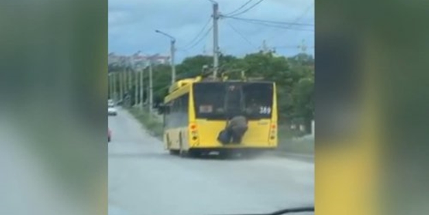 Korona önlemleri fayda etmedi! 70'lik teyzeden 'yok artık' dedirten hareket