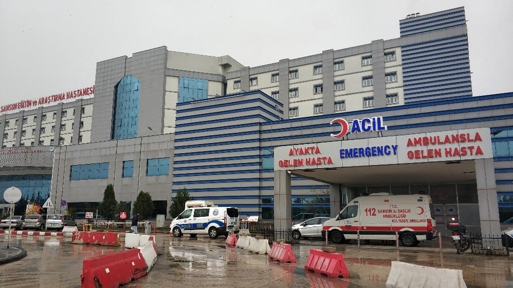 Korona şüphesiyle tedavi gören şahıs polisi alarma geçirdi 