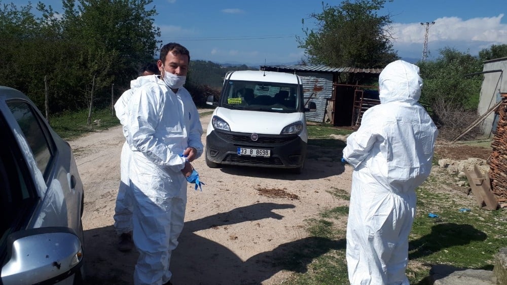 Korona tedavisi gören yaşlı çiftin hayvanlarına ilçe tarım bakıyor 