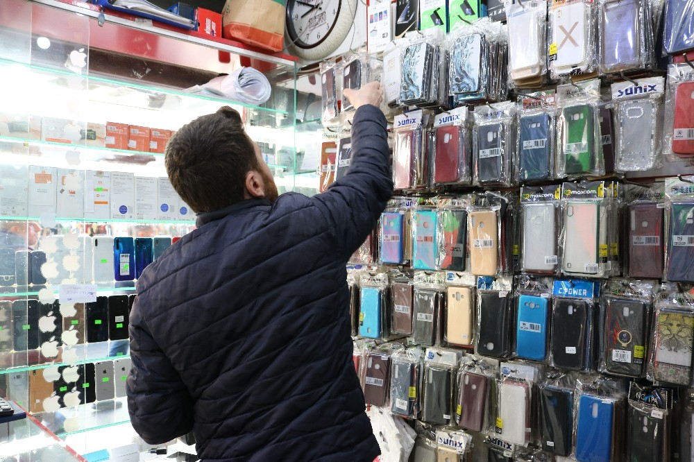 Korona virüs cep telefonu piyasasını da vurdu 
