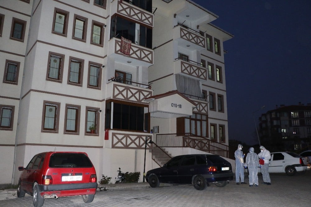 Korona virüs çıkan site karantinaya alındı 