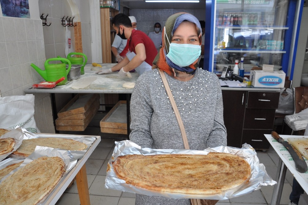 Korona virüs gölgesinde tahinli pideye yoğun ilgi 