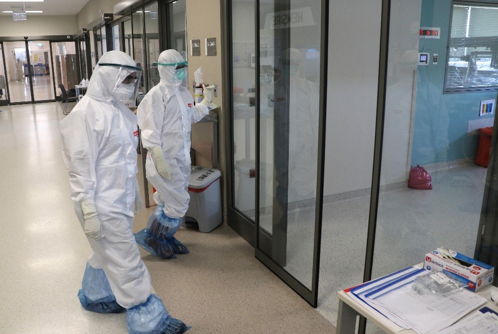 Korona virüs hastalarına ‘negatif basınçlı odalarda’ özel bakım 