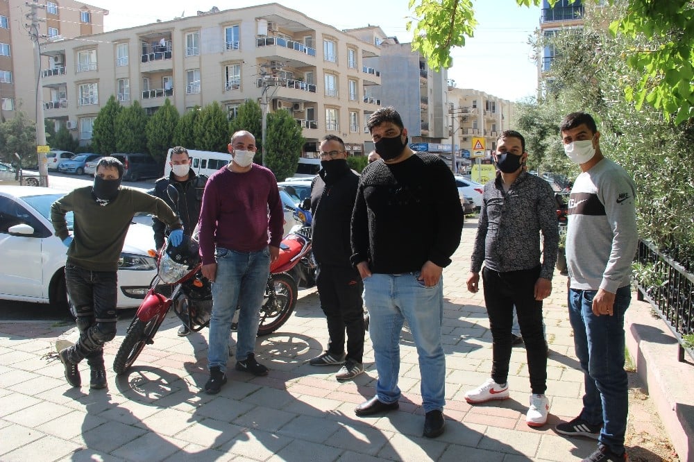 Korona virüs İzmir’de de kuryelerin yükünü ağırlaştırdı 