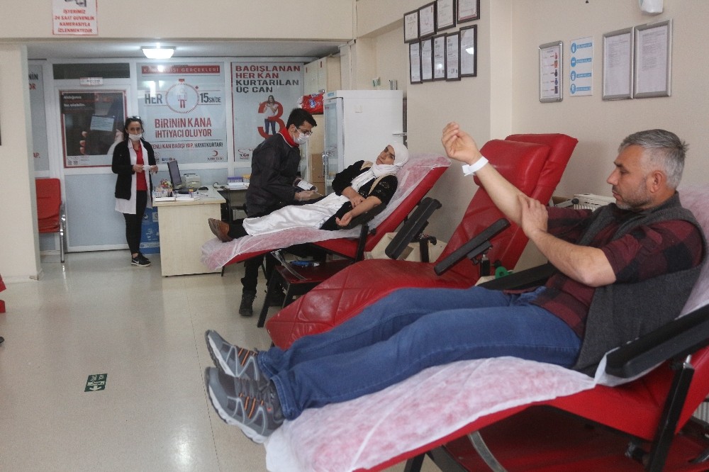 Korona virüs kan bağışlarını yüzde 75 düşürdü 