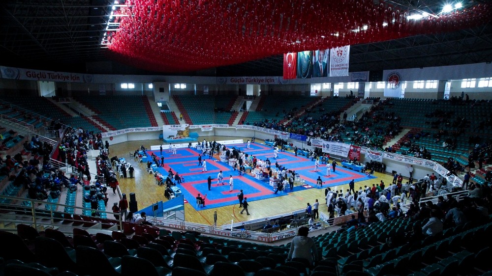 Korona virüs karate takvimini değiştirdi 