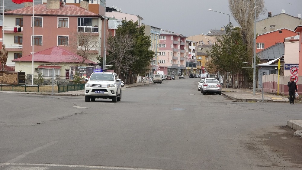 Korona virüs nedeniyle Ardahan’da sokaklar boş kaldı 