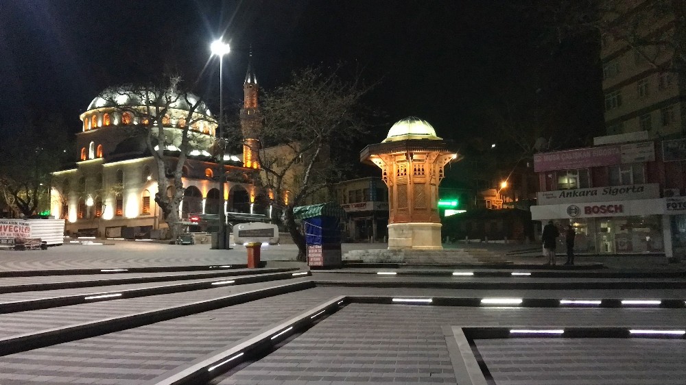 Korona virüs nedeniyle camiler kandilde boş kaldı 