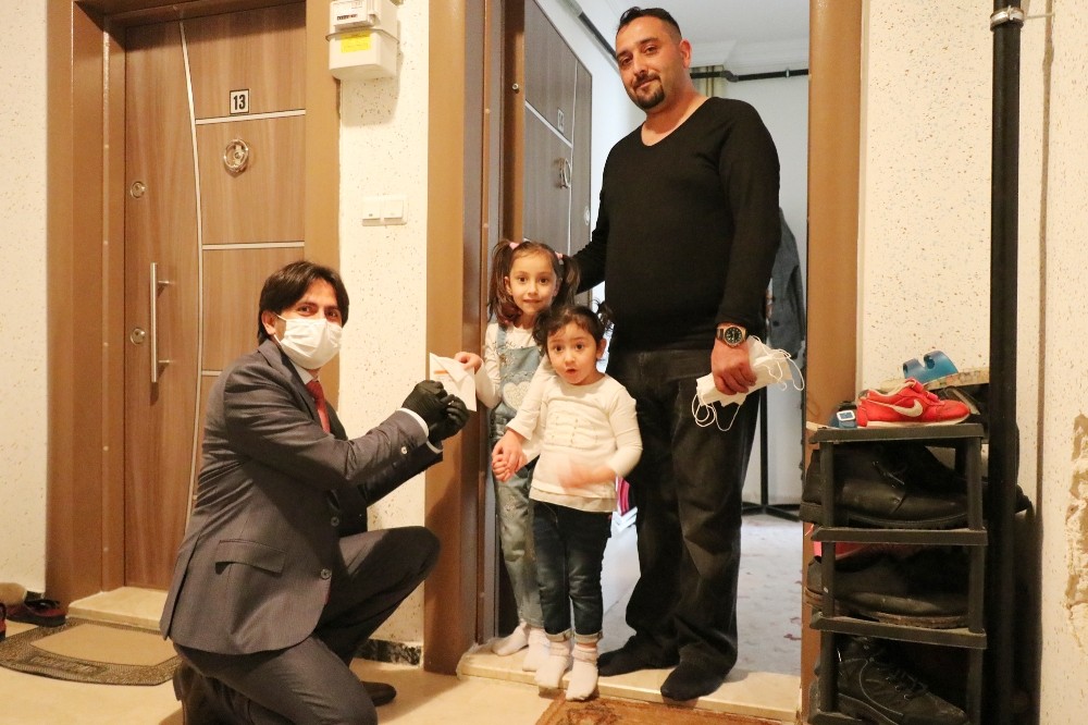 Korona virüs nedeniyle iş yeri kapanan esnaf ve işçiye nakit desteği 