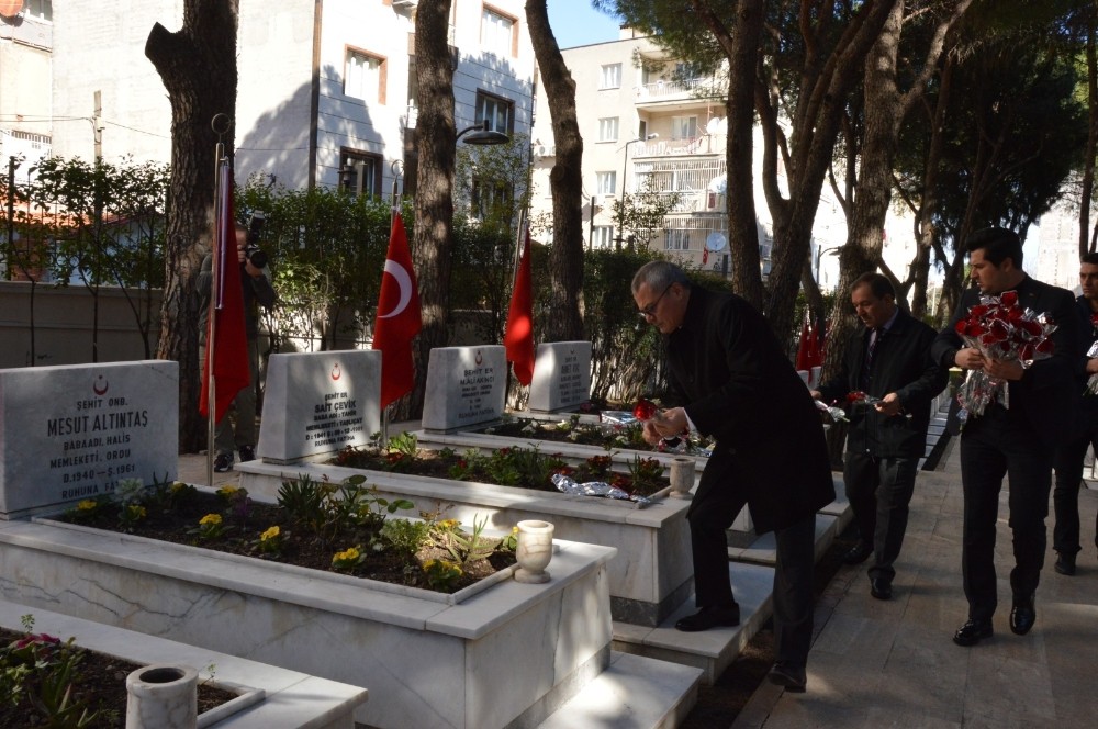 Korona virüs nedeniyle şehitliklerde sade tören 