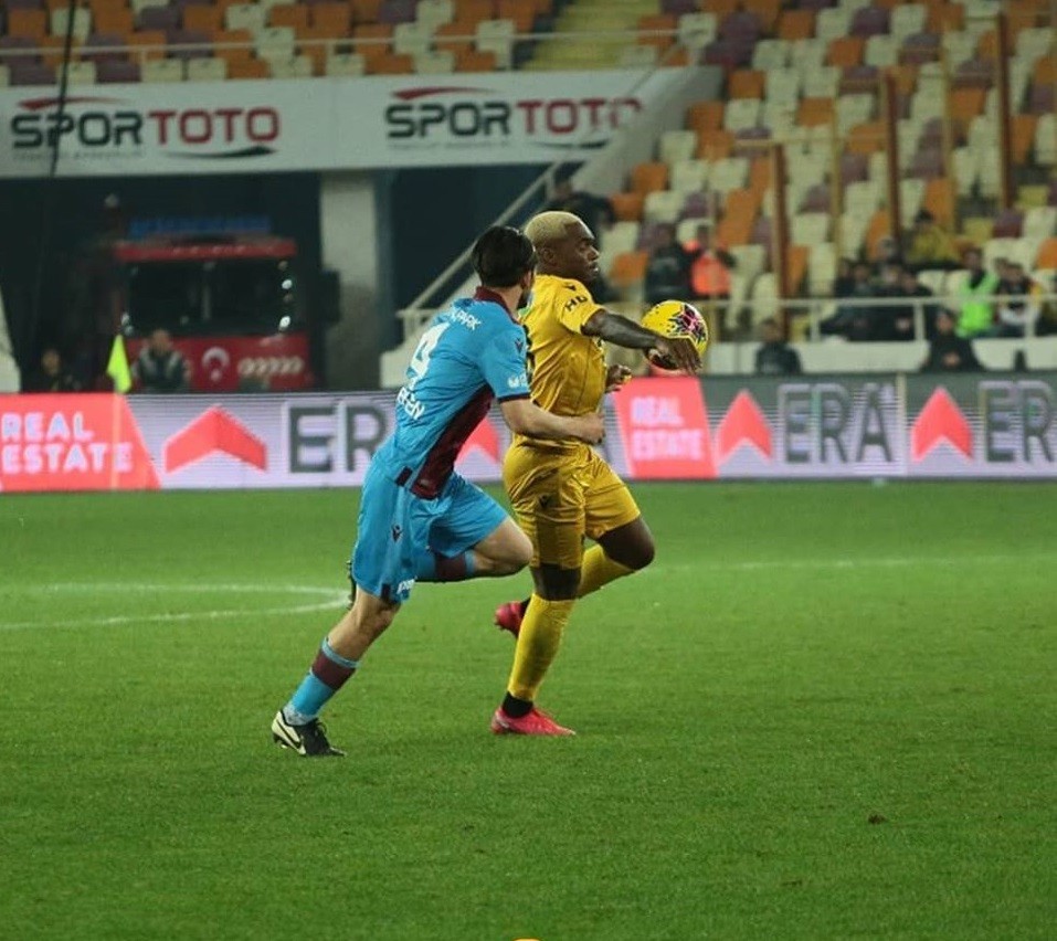 Korona virüs şüphesi bulunan Bifouma’nın test sonucu belli oldu 