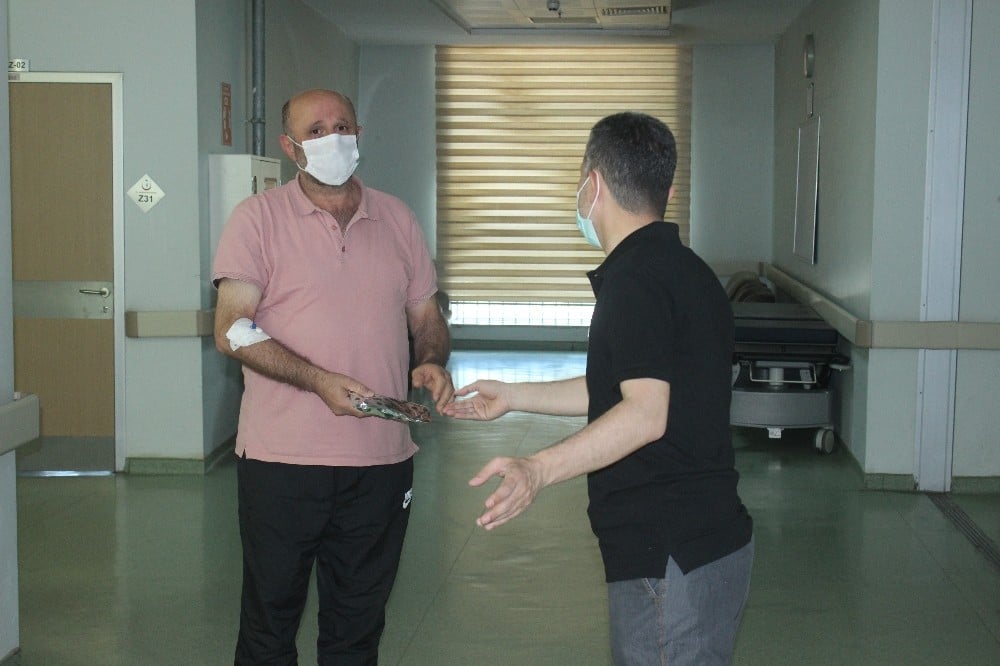 Korona virüs tedavisi olan babalar, hastanede Babalar Günü’ne buruk girdi 