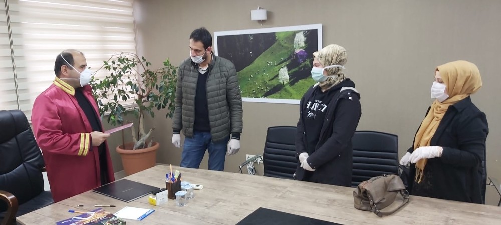Korona virüs tedbirleri alarak nikah kıydılar 