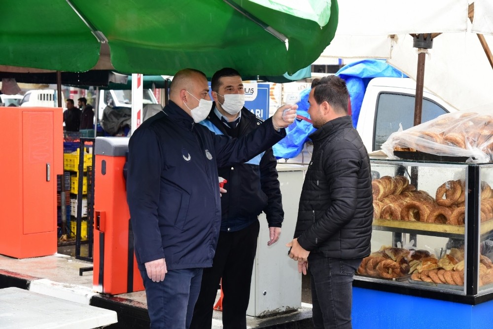 Korona virüs tedbirleri kapsamında pazar alanlarındaki önlemler artırıldı 