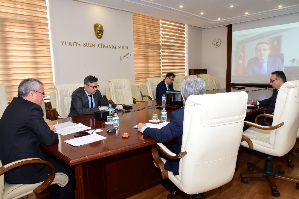 Korona virüs tedbirleri video konferansla görüşüldü 