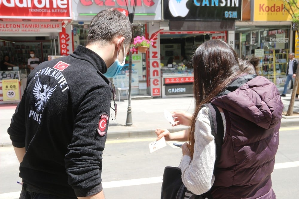 Korona virüs tedbirlerine uymayan 850 kişiye ceza yağdı 