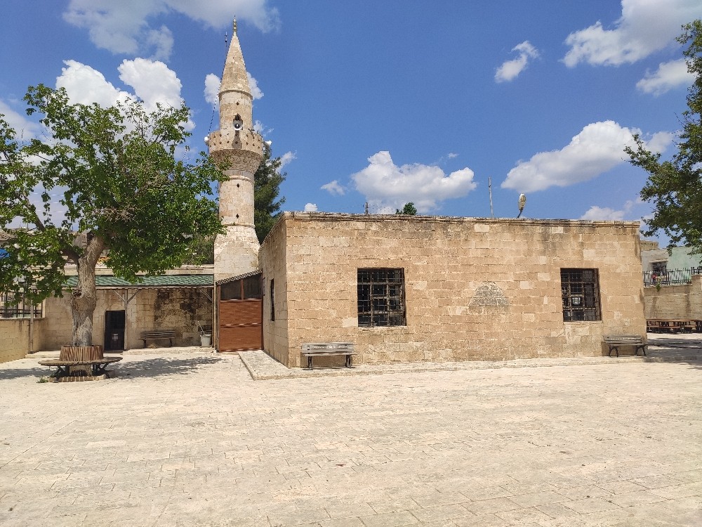 Korona virüs türbe ziyaretlerini de vurdu 