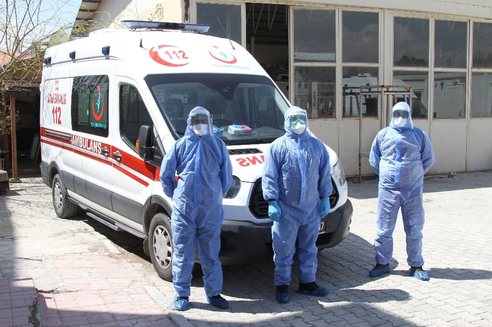 Korona virüs vakalarıyla ilk karşılaşan kahramanlar, 112 ekipleri 