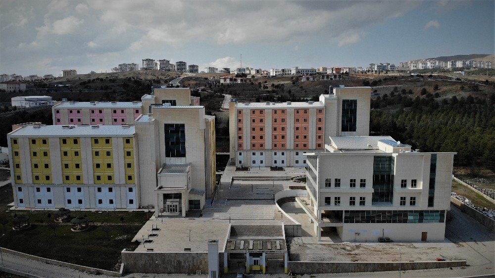 Korona virüsle mücadele eden sağlık çalışanlarına yurt tahsis edildi 