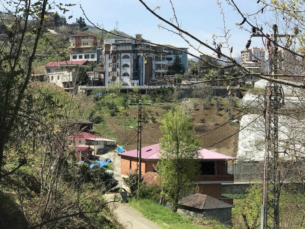 Korona virüsten hayatını kaybeden BTP Genel Başkanı Haydar Baş’ın evinin bulunduğu mahallede karantina kalktı 