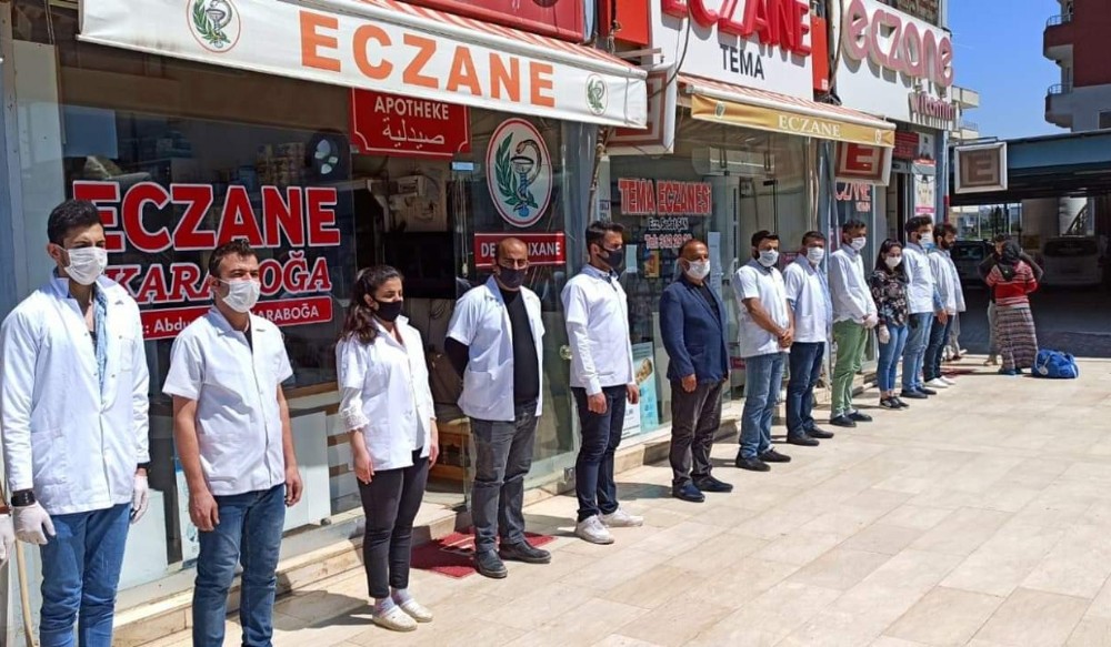 Korona virüsten hayatını kaybeden eczacılar 81 ilde düzenlenen programla anıldı 