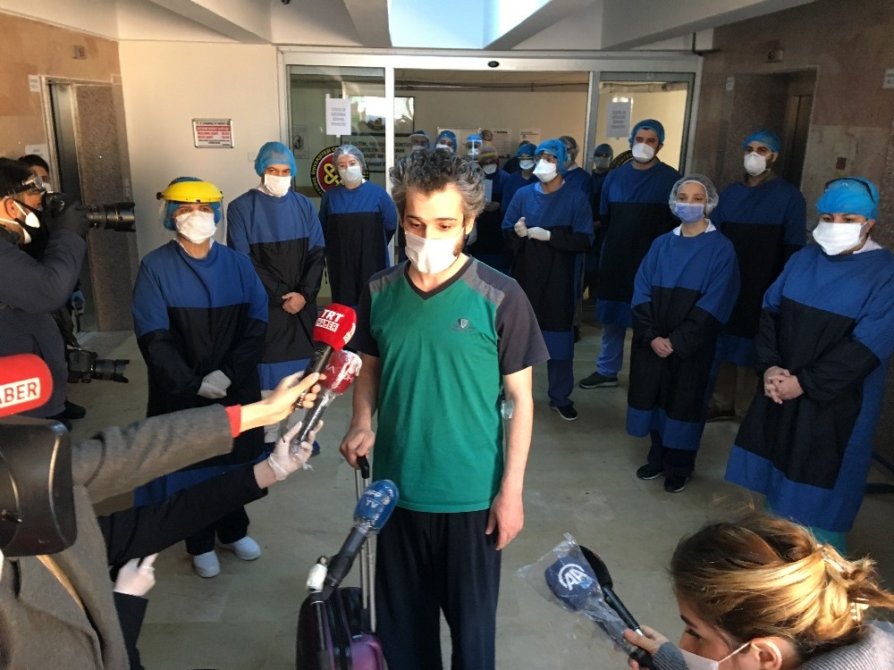 Korona virüsü yenen doktor, “Beni bıraksalar şimdi göreve dönerim” 