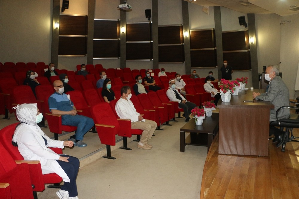 Korona virüsünü yenen sağlık çalışanları göreve geri dönüyor 