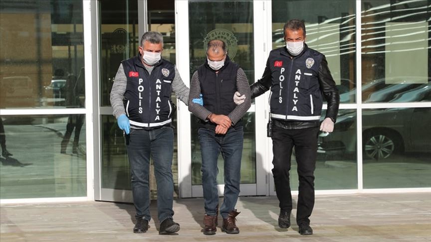 'Koronalıyım' diyerek polise tüküren kişi