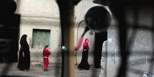 Koronavirüs aşısı dedi! 3 kızına kadın sünneti yaptı