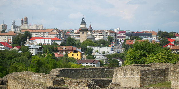Koronavirüs Avrupa'da hızla ilerliyor! Ülkede bir kent ve 8 köy karantinaya alındı
