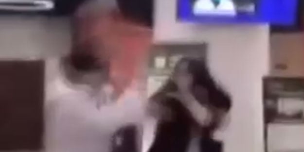 'Koronavirüs' bunu da yaptırdı! Kadını tekme tokat dövdüler