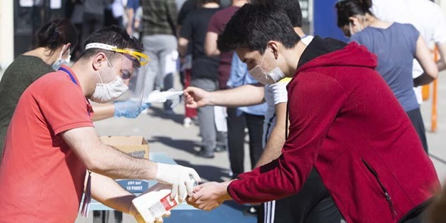 Koronavirüs gölgesinde YKS! İşte Türkiye'den sınav manzaraları