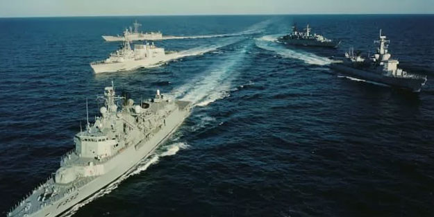 Koronavirüs gündemlerini değiştirmedi! Ortak deniz tatbikatı yaptılar