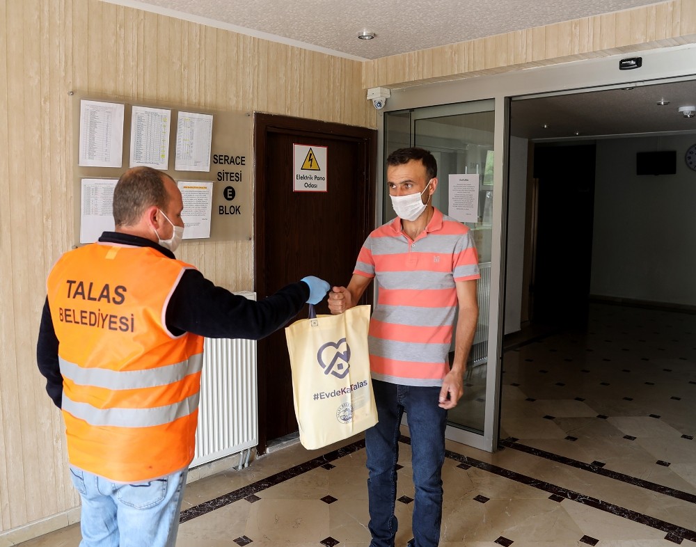 Koronavirüs ile mücadele hız kesmiyor 