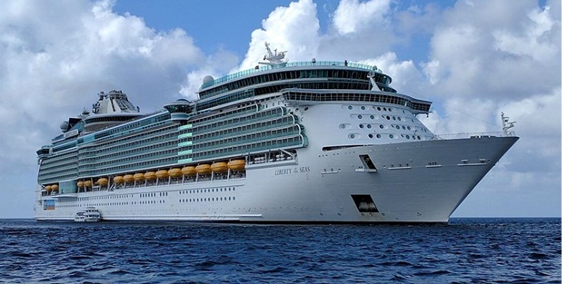 Koronavirüs vakasının çıktığı gemiye tazminat şoku