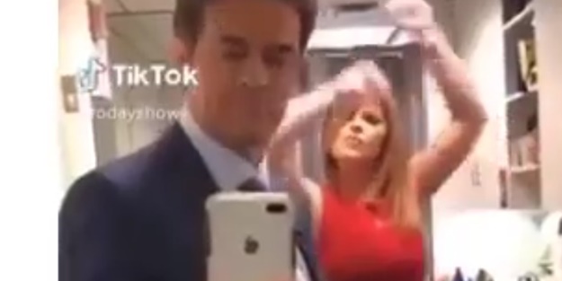 Koronavirüse çare arayacağına bakın ne yaptı! TİK TOK saçmalığı Prof. Mehmet Öz'ü de yolda çıkarttı