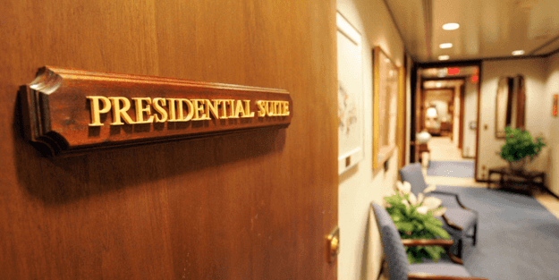 Trump'ın hastane odasından ilk fotoğraflar