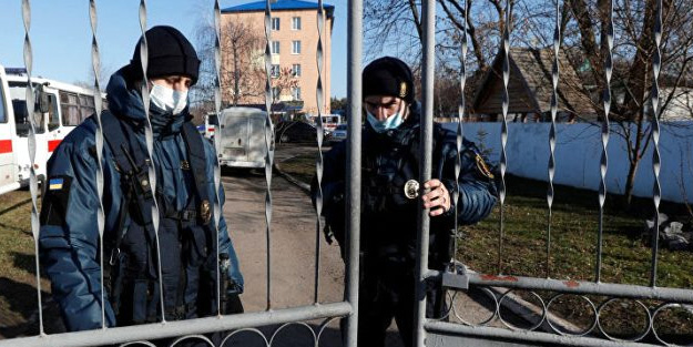 Koronavirüsün patlak verdiği Avrupa ülkesi sınırlarını kapattı