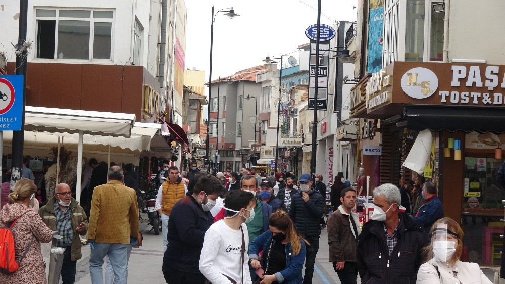 Koronaya aldırmadılar, maaş derdine düştüler 