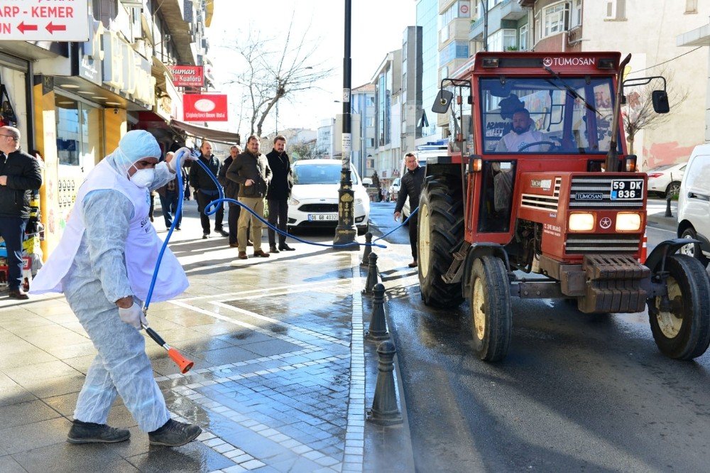 Koronaya karşı şehir karış karış ilaçlanıyor 