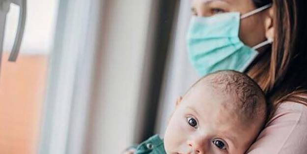 Koronaya yakalanan emziren anne, gördüğü karşısında şoke oldu!